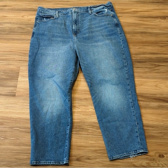 Old Navy Denim - Old Navy Blue Straight Leg cropped Jeans Classic Style